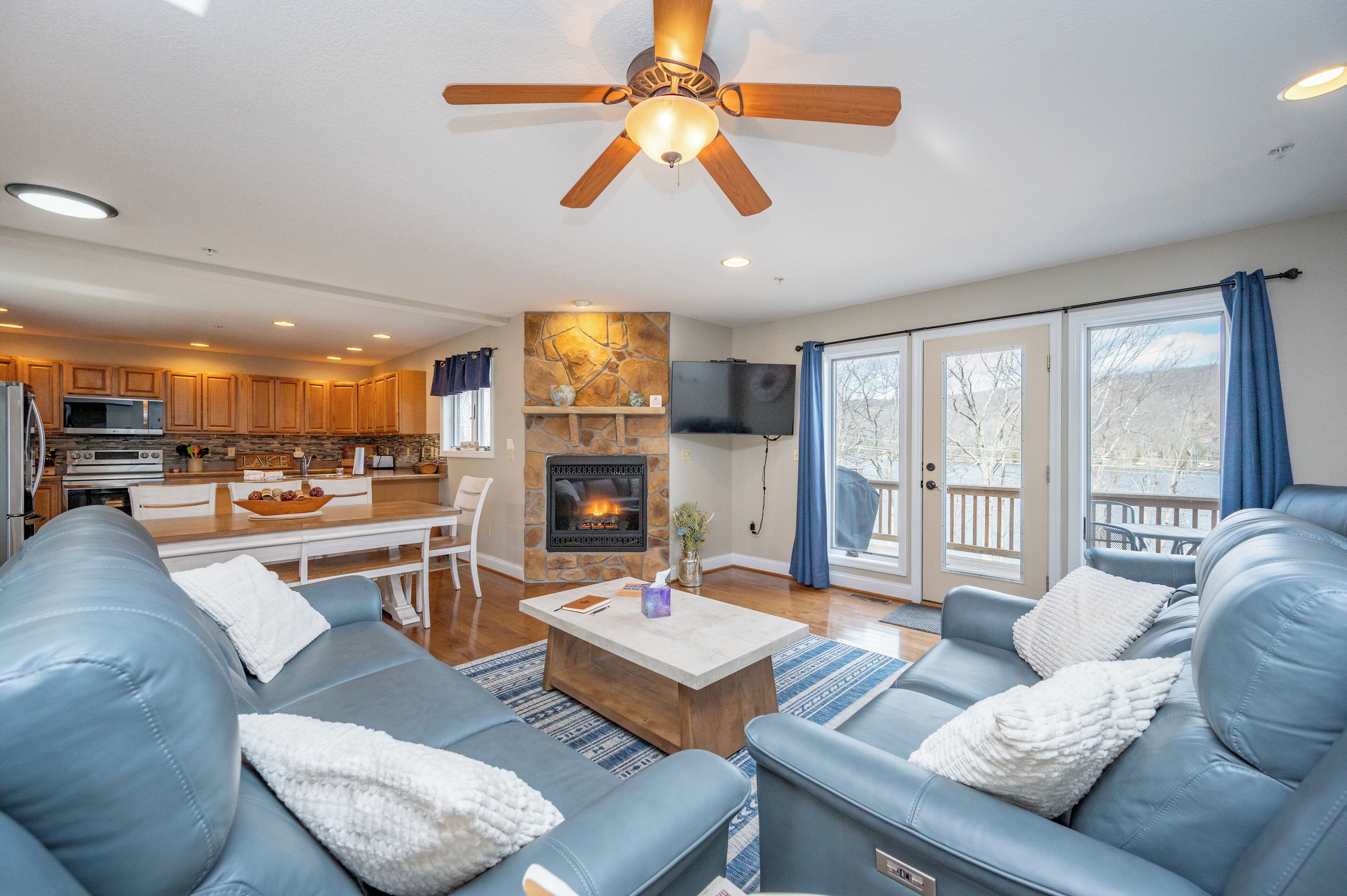 Smart TV, fireplace, DVD player
