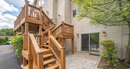 New! Lake Access Home in Deep Creek w/ Hot Tub