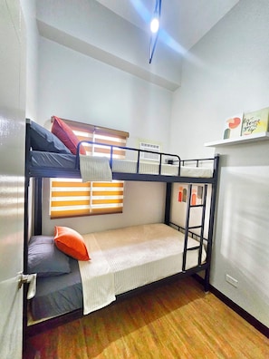 Bügeleisen/Bügelbrett, WLAN, Bettwäsche