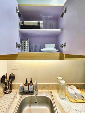 Private kitchen - Condo in Davao City - 2BR Penthouse @ Verdon Parc (Davao City)