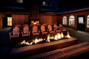 المنطقة المحيطة بالمنشأة