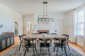 Dining - Barrel Sauna, Hot Tub & Views (Roseland)