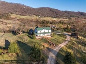 Exterior - Barrel Sauna, Hot Tub & Views (Roseland)