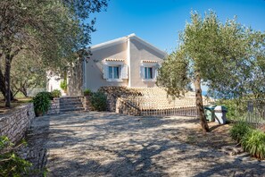 House - Villa Andreas in Lithiasmenos (Corfu)