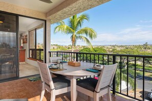 Outdoor dining - Perfect for a couples getaway!  311 Shores at Waikoloa (Waikoloa Beach Resort)