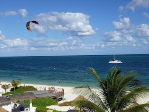 Beach - Beautiful condo on the beach in Puerto Morelos! Located in Casita Blanca (Puerto Morelos)