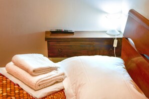 2 bedrooms, iron/ironing board, WiFi, bed sheets - Calzaioli Apartment 2 - Steps from the Duomo (Firenze)