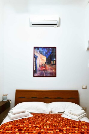 2 bedrooms, iron/ironing board, WiFi, bed sheets - Calzaioli Apartment 2 - Steps from the Duomo (Firenze)