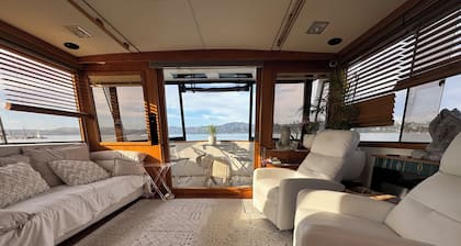 Dream Afloat-Onness Polaris,
A Yachting Heaven experience