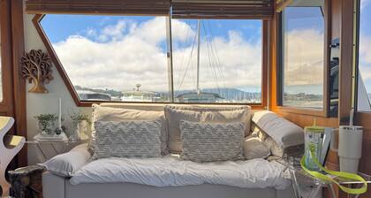 Spend the holidays on this amazing 50' located at the heart of lovely Sausalito