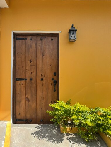 Remodeled 5 bedroom boutique hotel with AC in El Cuco, steps from the beach