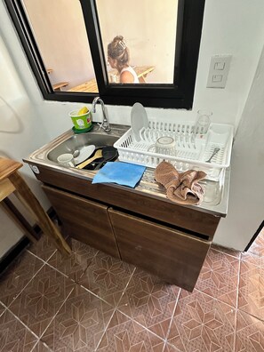 Private kitchen - Remodeled 5 bedroom boutique hotel with AC in El Cuco, steps from the beach (El cuco)