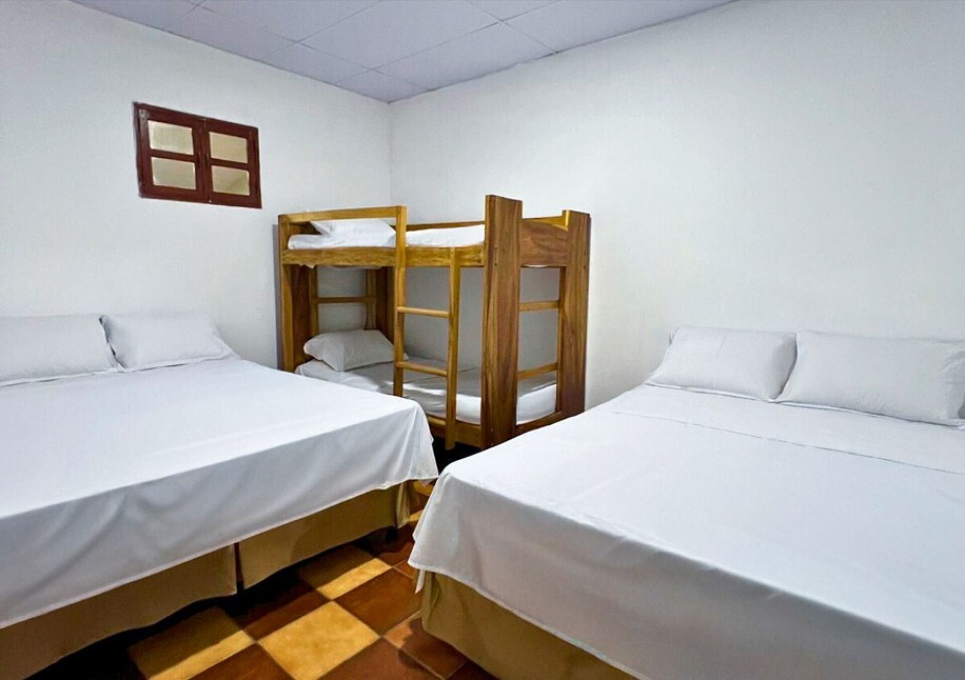 3 bedrooms, Internet