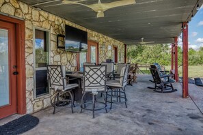 Outdoor dining - 5-Acre Retreat with Heated Pool & Private Pond (San Leon)