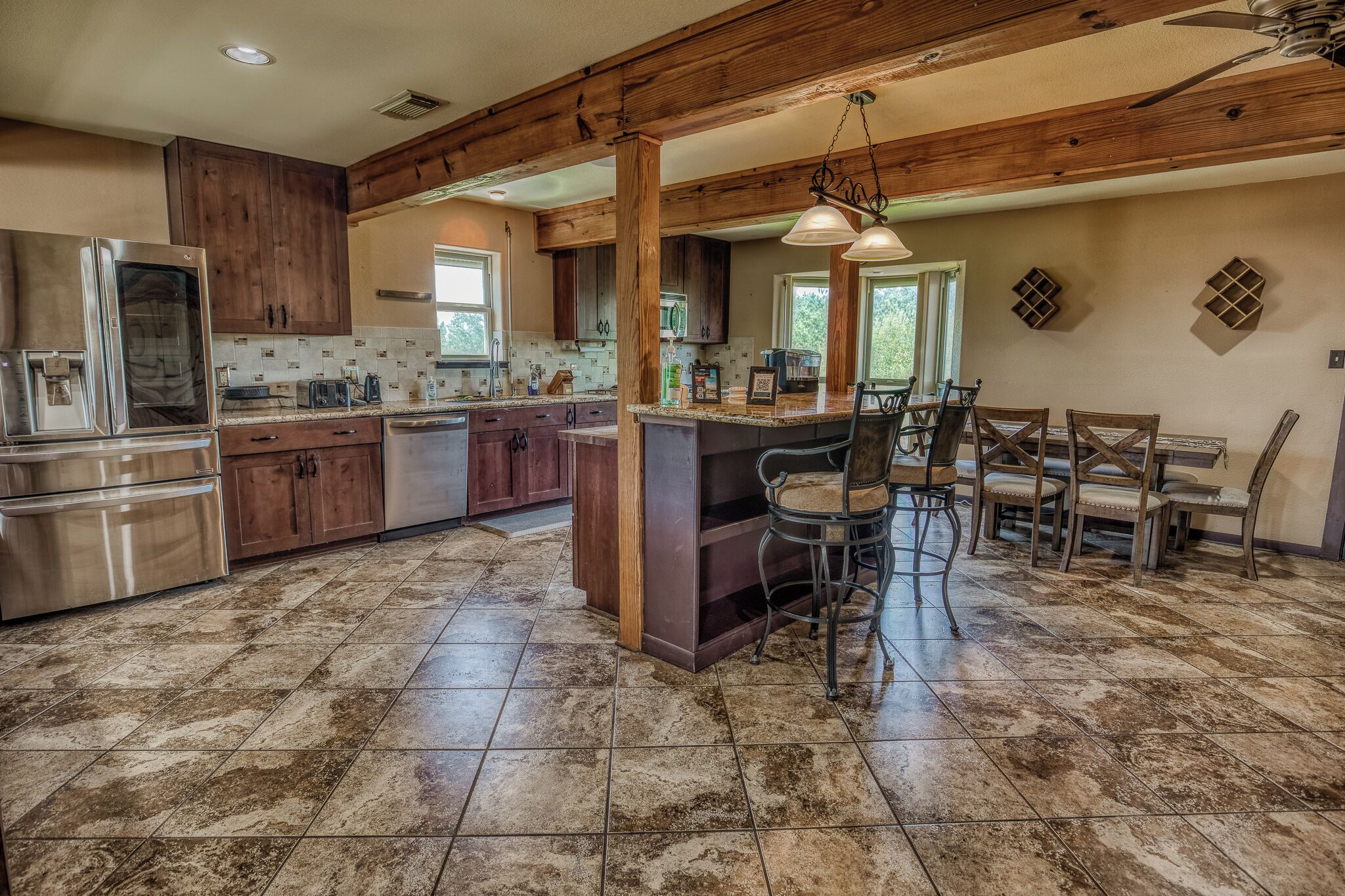 Microondas, horno, parrilla de estufa y lavavajillas 