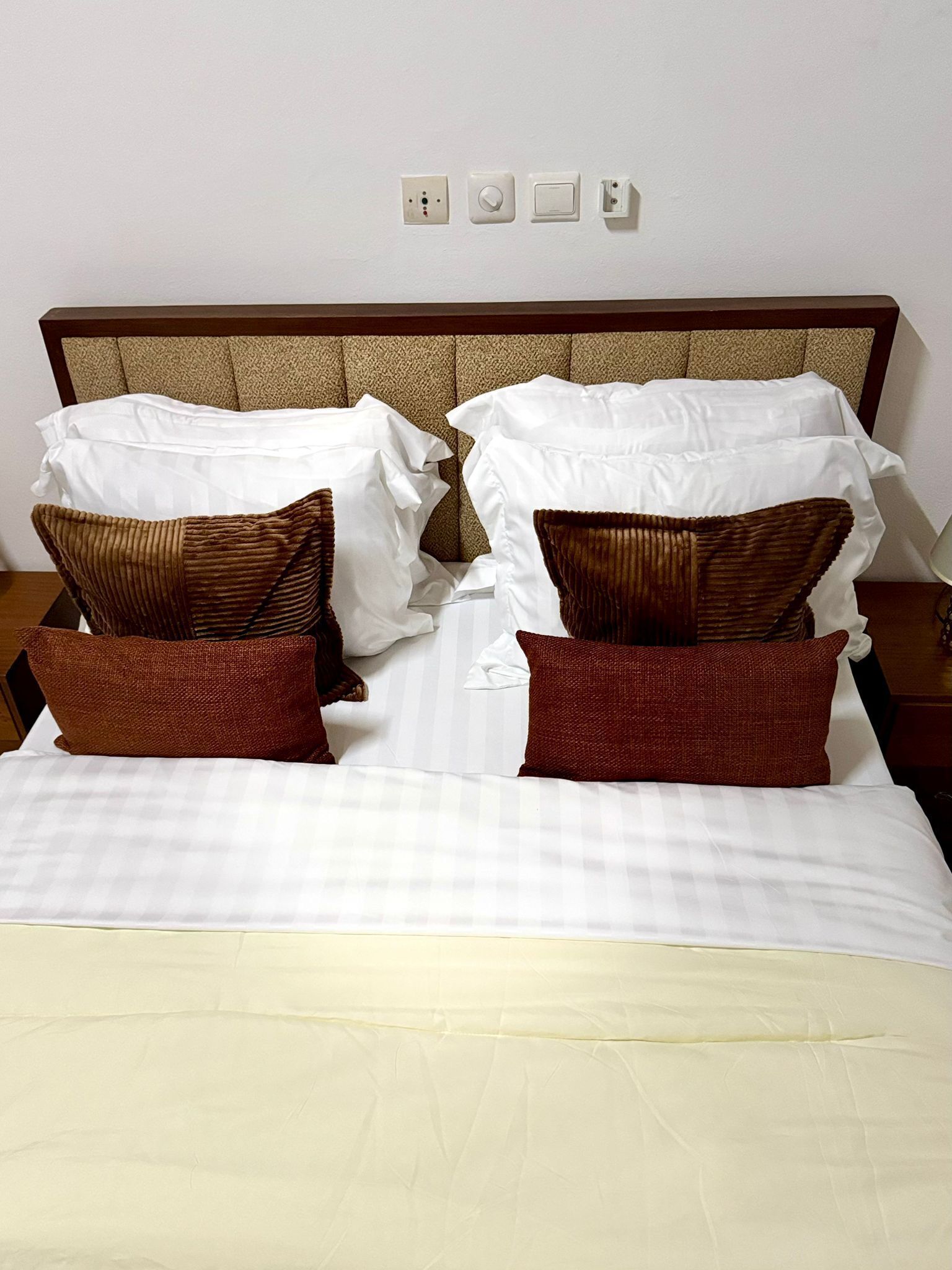 Bügeleisen/Bügelbrett, WLAN, Bettwäsche