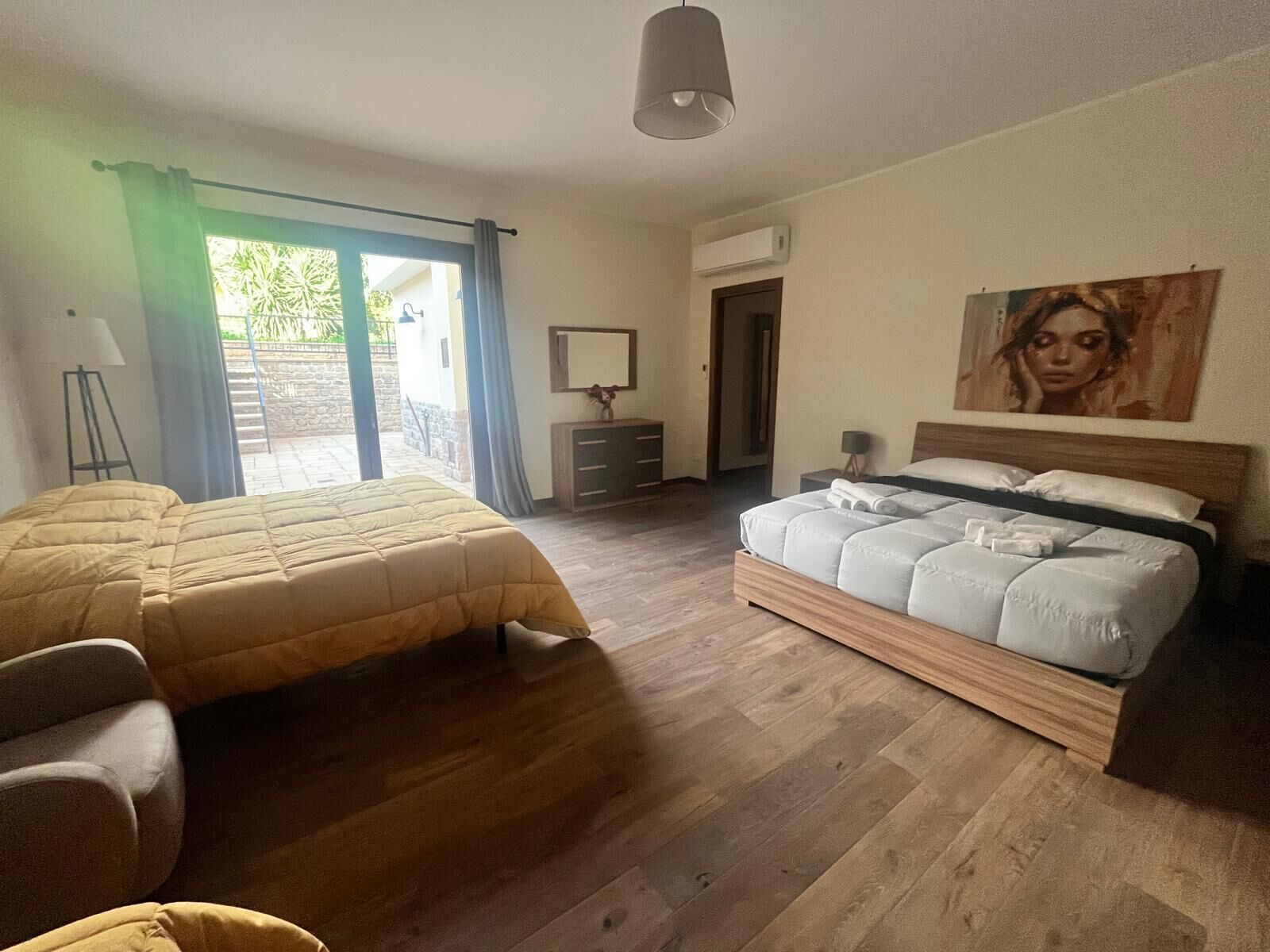 熨斗/熨衣板、旅行婴儿床、免费 WiFi、床单