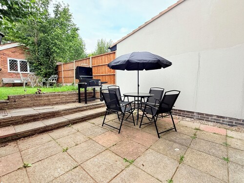 Homey 4 bedroom house for large groups