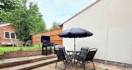 Homey 4 bedroom house for large groups