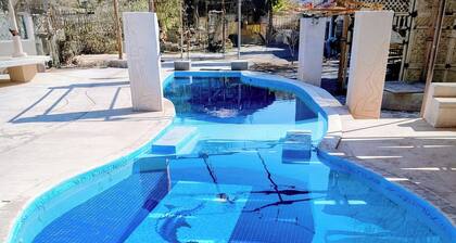 Cozy 1-bedroom farmhouse in enchanting Ras Al Khaimah with AC