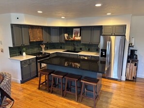 Microwave, oven, stovetop, dishwasher - Sleeps 10! Newly Updated Townhome Right Off Ski Hill Rd in Driggs, Idaho (Driggs)
