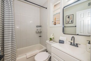 Towels, toilet paper - Your Cozy & Charming 2BR Getaway Near Downtown DC! (Washington)