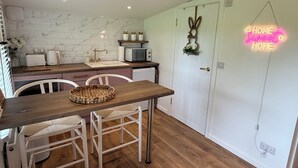 Dining - Romantic Countryside Cottage + King Bed + Views (Maybole)