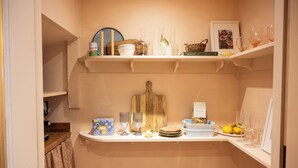 Interior - Boutique Cottage in the Heart of Kintbury. Pet friendly! (Kintbury)