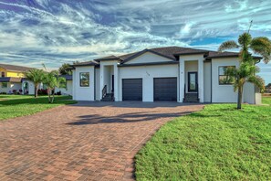 Exterior - Waterview Villa With Heated Pool (Rotonda West)