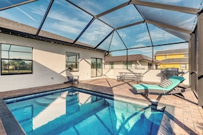 حمّام سباحة خارجي، حمّام سباحة مُدفَّأ