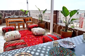 Outdoor dining - Standard Double Room #1 (Tamraght Ouzdar)