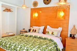 Iron/ironing board, WiFi, bed sheets