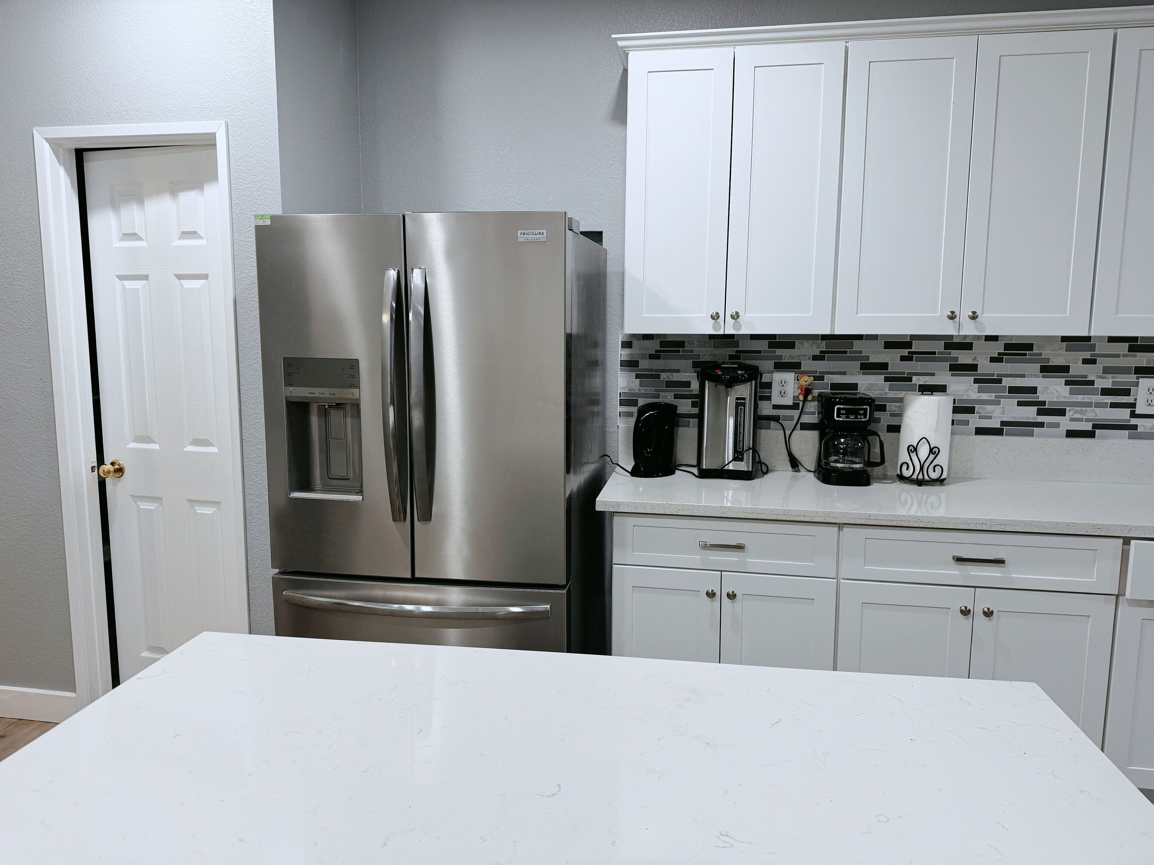 雪櫃、微波爐、焗爐、爐具