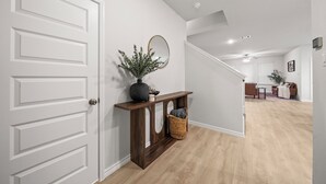 Luxe maisonnette, patio | Gang