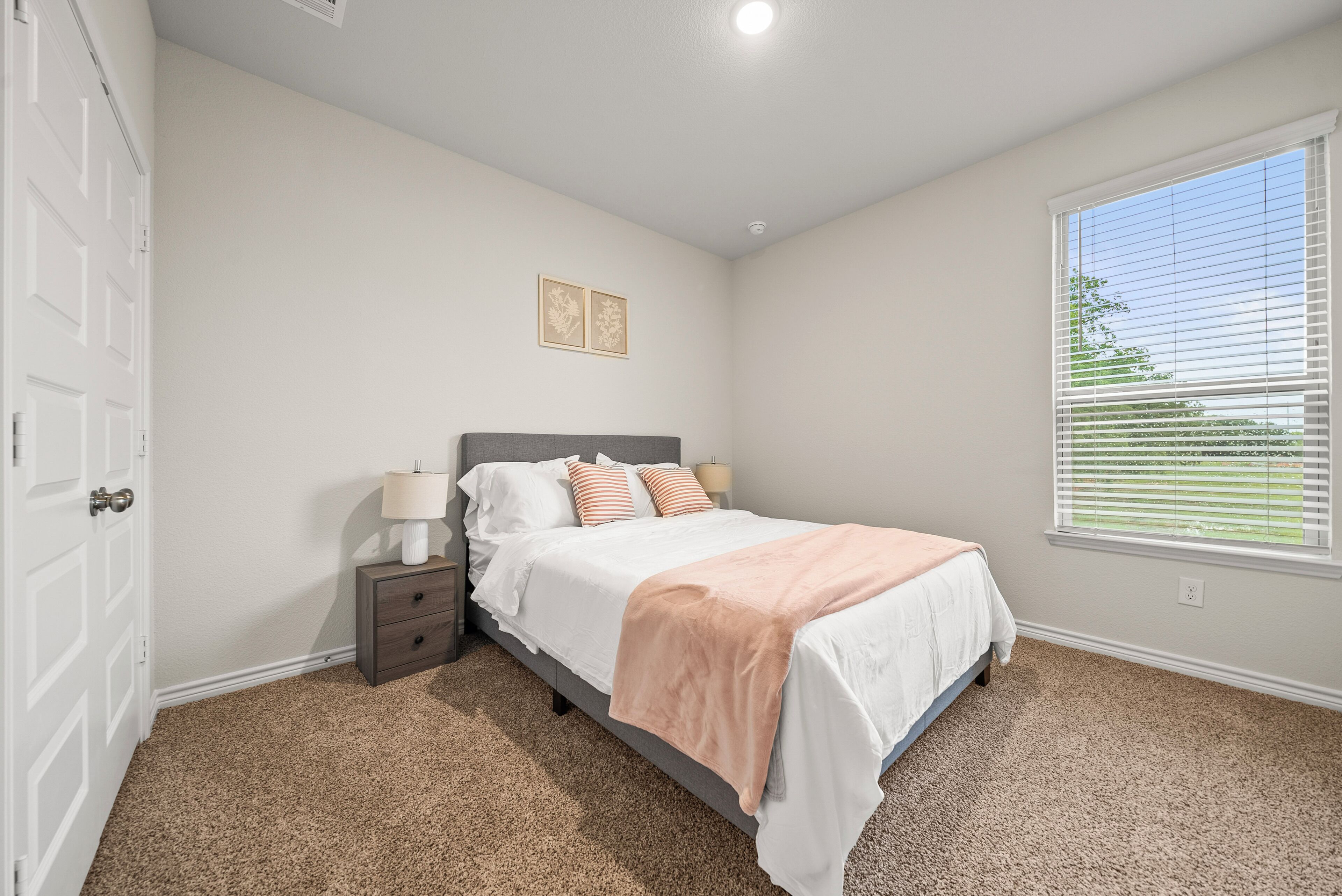 Luxury Duplex, Patio | Iron/ironing board, free WiFi, bed sheets