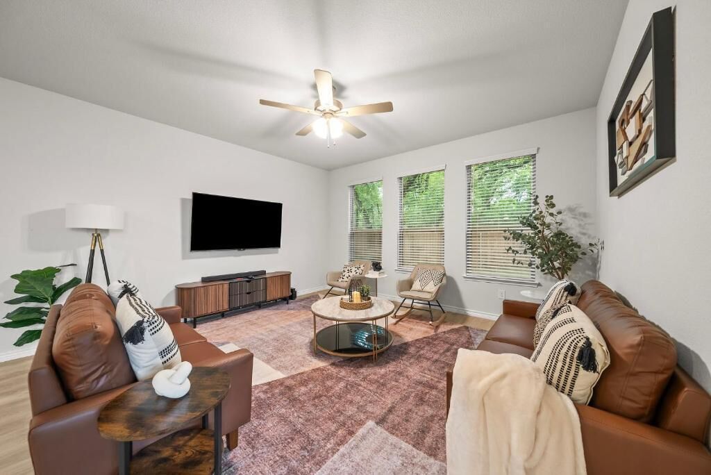 Smart TV 70-inci dengan saluran TV digital