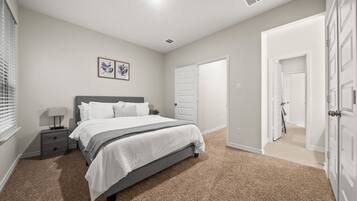 Luxury Duplex, Patio | Iron/ironing board, free WiFi, bed sheets