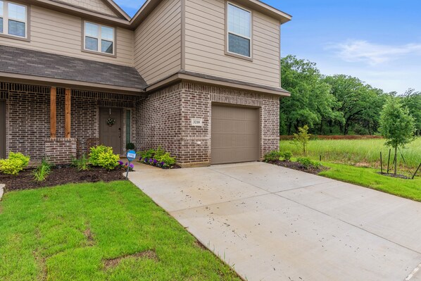 Front of property - Luxurious 4 Bed Duplex Getaway (Denton)