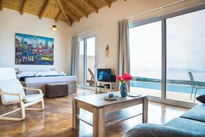 1 bedroom, iron/ironing board, WiFi, bed sheets - Villa Sol. Welcome to your dream getaway. Breathtaking views in quiet location. (Magganos)