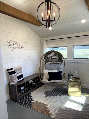 Cozy 3-bedroom house with exquisite attention to detail!