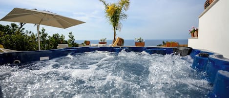 Villa, Garden View | Private spa tub