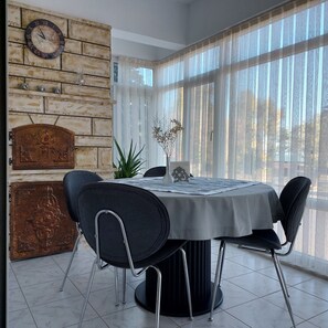 Dining - Mavi Maison vacation home by the lake in Egirdir (Egirdir)