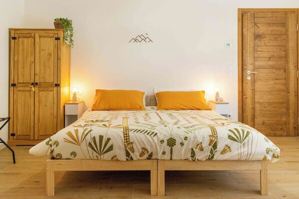 Room - Alloggio Floralpina, soggiorni brevi, smart working e wi-fi (Ponte Nelle Alpi)