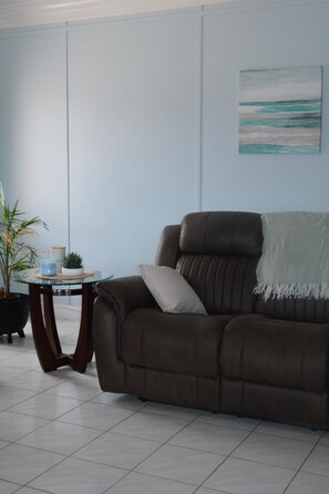 TV - Ocean front spacious 6-bedroom house Nassau (Nassau)