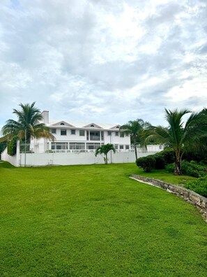 Exterior - Ocean front spacious 6-bedroom house Nassau (Nassau)
