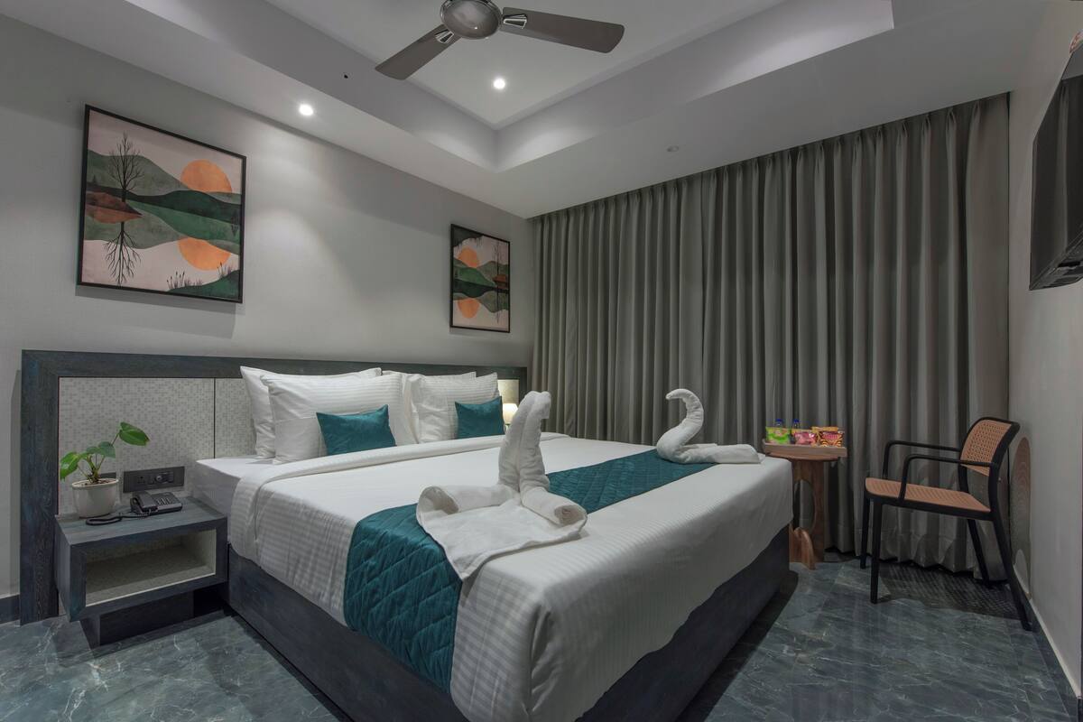 Kamar Premium | Meja kerja, setrika/meja setrika, dan Wi-Fi gratis