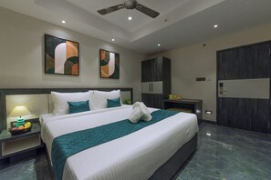 Chambre Club | Bureau, fer et planche Ă repasser, Wi-Fi gratuit