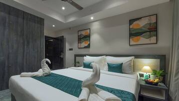 Executive Room | Desk, iron/ironing board, free WiFi