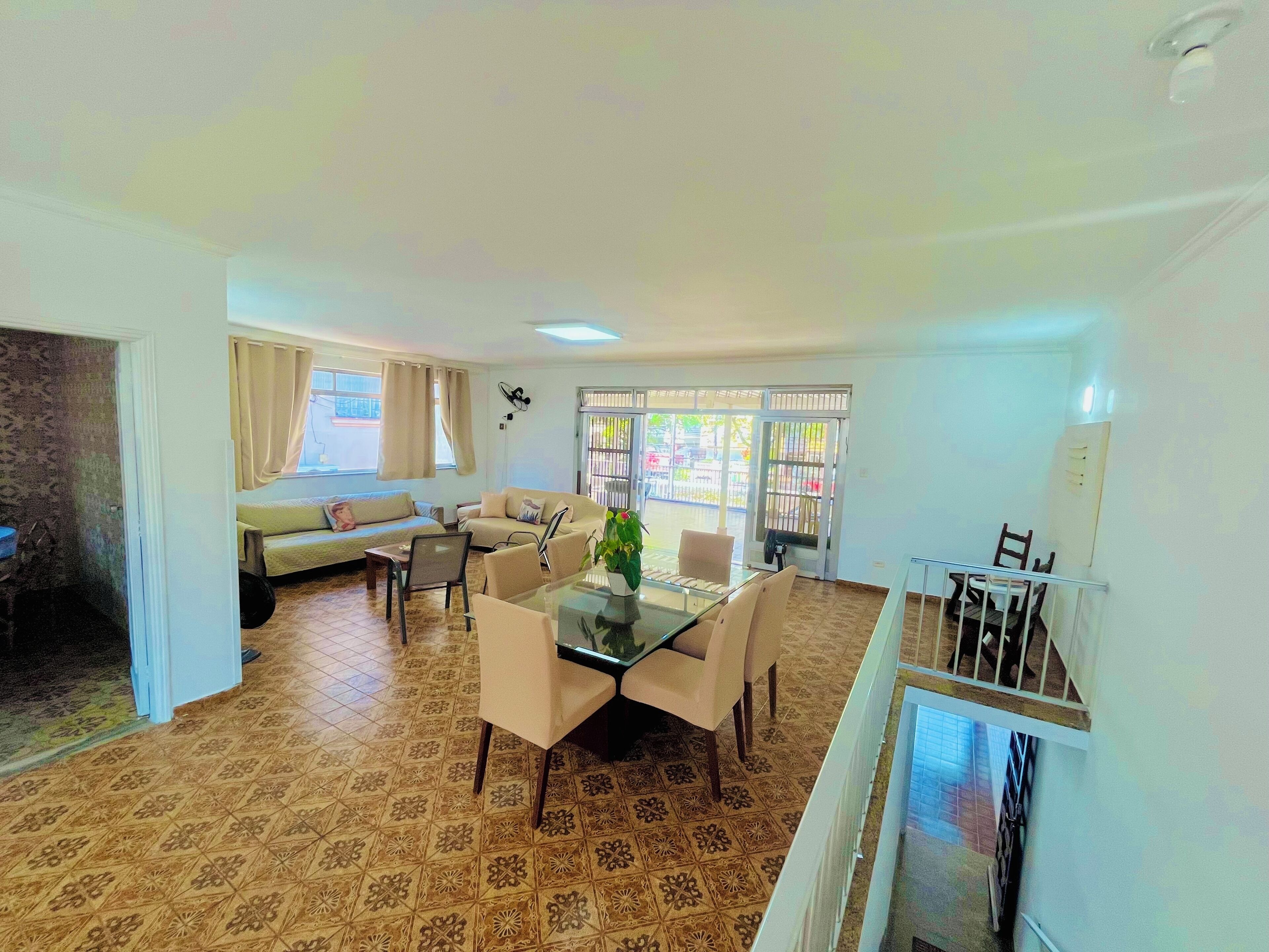 House Near The Beach, 2 Parking Spaces, Sleeps Up To 12 People, Pets Allowed. - サントス