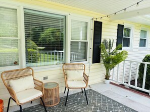 Terrace/patio - Cozy 2-bedroom house with private office in Midtown Wilmington (Wilmington)